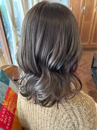 セミロング ゆうき あすかのヘアスタイル