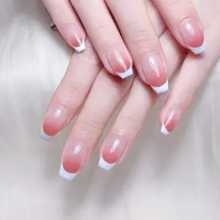 ネイル 奈奈 キラキラネイル✨のネイルデザイン