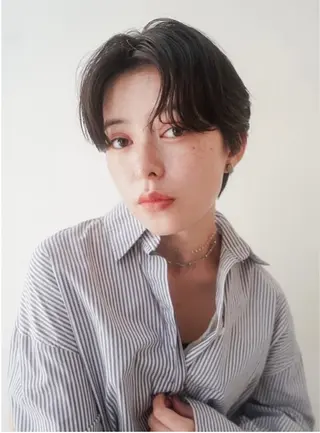 ショート パーマ ショート/ボブ/透明 感カラー/高橋あみのヘアスタイル