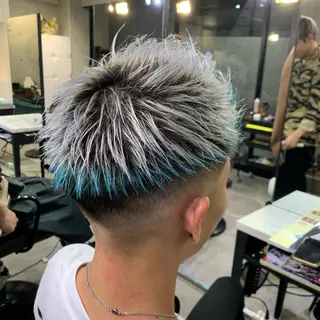 ショート カラー 及川シゲル 髪質改善講師のヘアスタイル