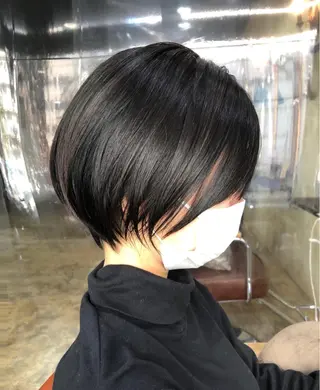 ショート カラー ネイル マツエク・マツパ アイブロウ 髪質改善✨ハツメイ オグ✂️のヘアスタイル