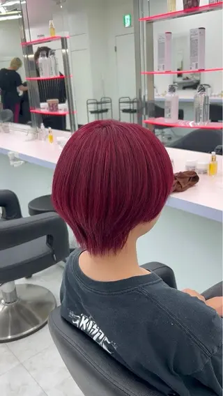 ショート 透明感うる艶カラー 🤍吉島環のヘアスタイル