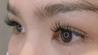 マツエク・マツパ Aimer Hair Design Lewis所属・伊藤 いほみの眉毛・アイブロウイメージ