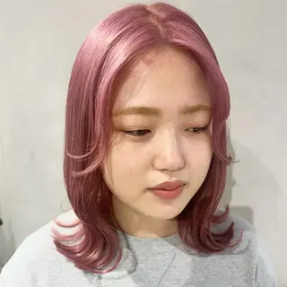 ミディアム カラー デザインカラー/パー マ🦖外岡咲希🦖のヘアスタイル