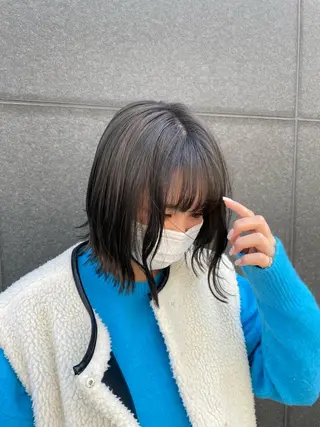 ミディアム カラー akane .のヘアスタイル