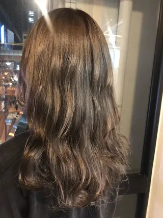 ミディアム カラー 髪質改善&ブリーチ 伊勢 祐一郎のヘアスタイル