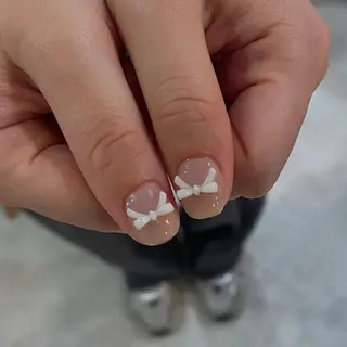 ネイル 𝑟𝑖𝑠𝑎 🕯‎🤍のネイルデザイン