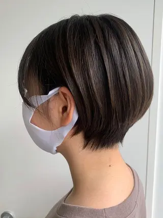 ショート nuu所属・💜ショート💜 ウルフ、ボブ二色亜美のヘアスタイル