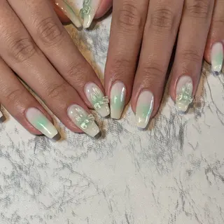 ネイル brodia nails m_riのネイルデザイン