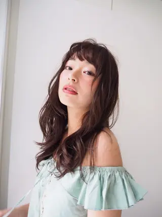 ミディアム 小林 永佳のヘアスタイル