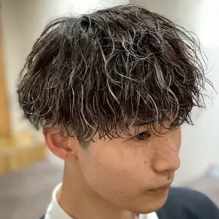 カラー パーマ メンズ RIKU/ニュアンス /波巻き/ハイライトのヘアスタイル