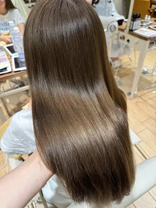 ロング 青山ユイ/ 艶々カラー🩵´-のヘアスタイル