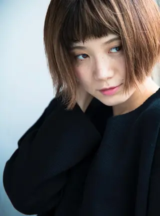 カラー 岩渕 由里香のヘアスタイル