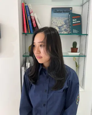 ロング カラー 野中里紗/ ベージュカラーのヘアスタイル