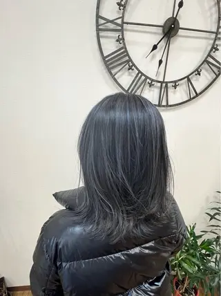 ミディアム カラー 西浦 悠斗のヘアスタイル