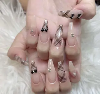 ネイル ゴテゴテネイルサロン所属・ゴテゴテ ネイルのネイルデザイン
