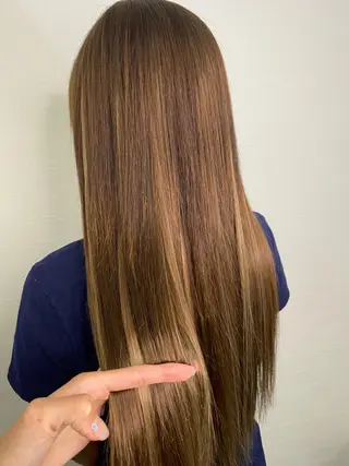 ロング カラー IwAsh大和駅前店所属・IwAsh大和駅前店 河野亜里香のヘアスタイル