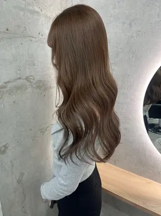 ロング 🩷Yui🩷 大人可愛い艶カラーのヘアスタイル
