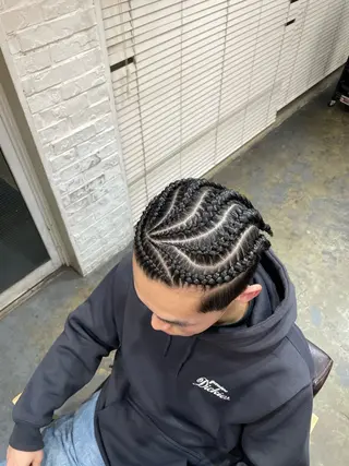 ヘアアレンジ メンズ コーンロウ／ブレイズ SYUのヘアスタイル