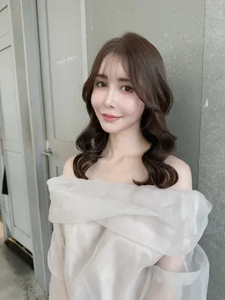 ミディアム レイヤーカット /透明感カラー西田のヘアスタイル