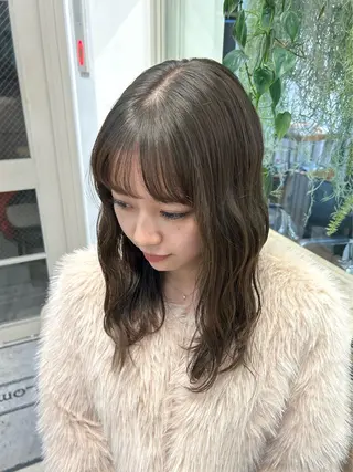 カラー moeka 表参道のヘアスタイル