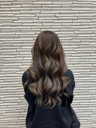 ロング カラー 齊藤 久恵のヘアスタイル