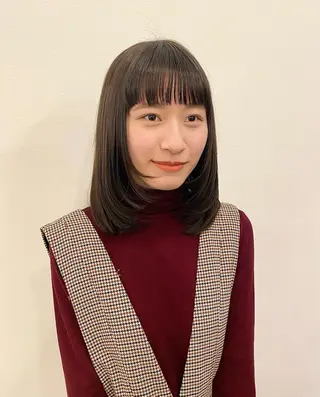 セミロング カラー 林 瑠夏のヘアスタイル