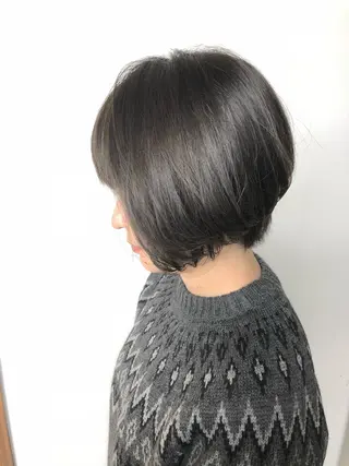 ショート カラー ture by gladのヘアスタイル