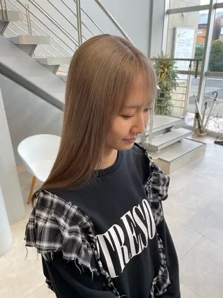ロング カラー エマ ピボット 中川店所属・富原崇太/切りっぱな しボブ/透明感カラーのヘアスタイル