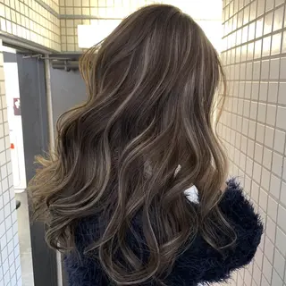 ロング ホリグチ ルナのヘアスタイル
