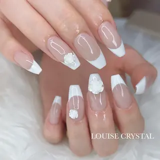 ネイル LOUISE CRYSTALのネイルデザイン