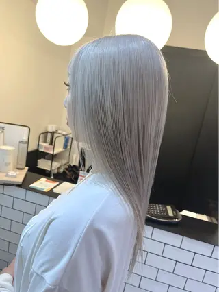 ロング カラー ハイトーンヘアセット 🦋yuri🦋のヘアスタイル