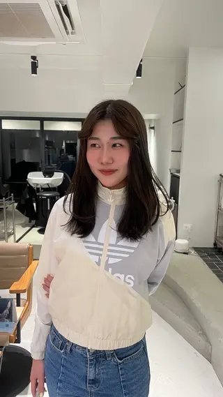 セミロング カラー unbirthday hiyoriのヘアスタイル