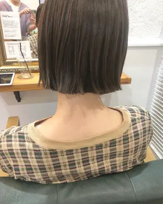 ショート カラー 江原 彩華のヘアスタイル