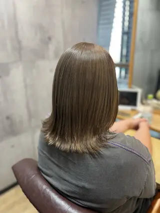 ミディアム カラー 艶髪🌈ムラカミ サキのヘアスタイル