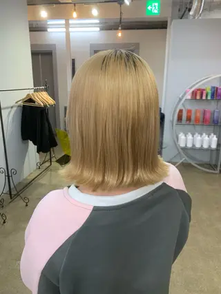 ミディアム ニシタニ コハルのヘアスタイル