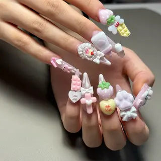 ロング ・ タオのネイルデザイン