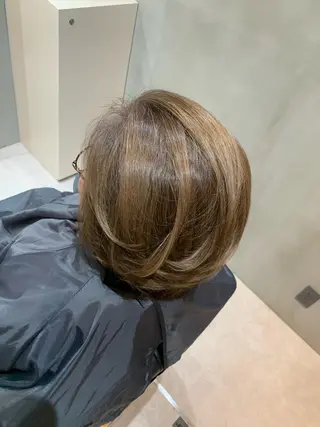 ショート カラー 白髪ぼかしハイライト 柳川拓哉のヘアスタイル