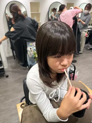 ミディアム 上田 紗也のヘアスタイル