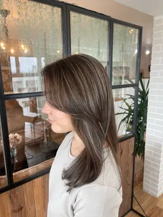 カラー LA BELLA所属・LA BELLA マリナのヘアスタイル