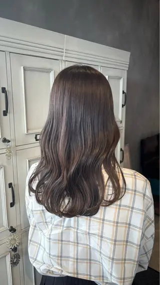 カラー 岩井 佑月のヘアスタイル