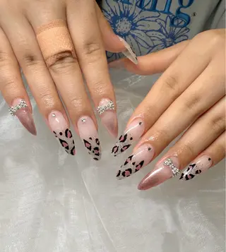 ネイル CHARME 〔RINA〕のネイルデザイン