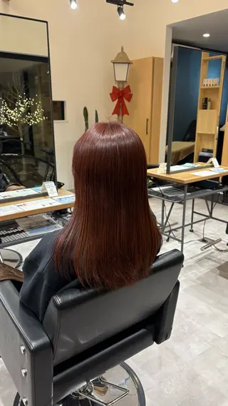 セミロング カラー 滑川 吏音のヘアスタイル