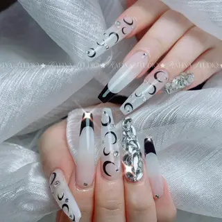 ネイル 玲央 YOYOのネイルデザイン