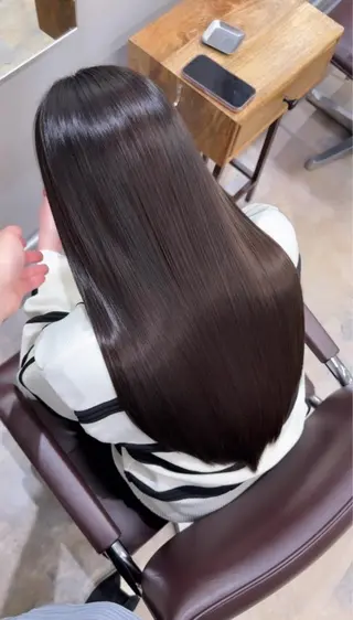 ロング 石本 眞優のヘアスタイル