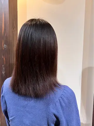 セミロング Luster Friends所属・まゆ | 艶カラー | ストレートのヘアスタイル