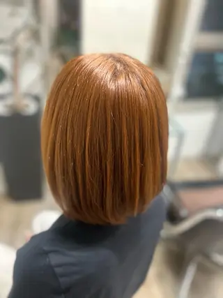 ショート カラー ヨシタニ ヒナタのヘアスタイル