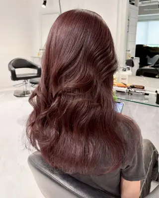 ロング カラー ワインレッド🍒ラベ ンダーKiyokaのヘアスタイル