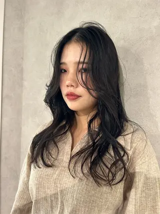 セミロング ayano🍒パーマ 暖色カラーのヘアスタイル