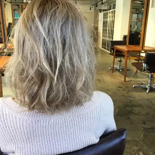 ショート カラー hair  design Norm所属・ハイライトバレイヤー ジュ🎨川村聖吾🎨のヘアスタイル